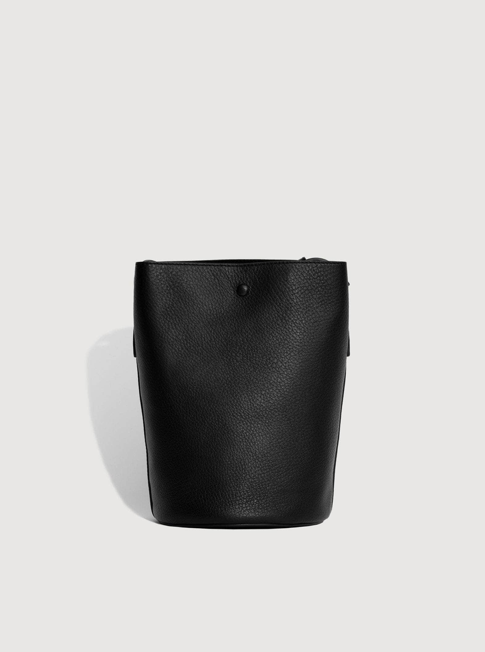 Yu Bucket Yu Mei | Phoebe Bucket Bag – Black Deer Nappa | RIISE - RIISE